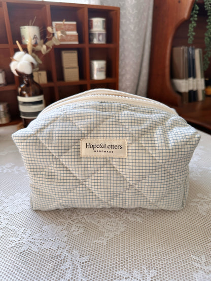 (NEW) Hopeless Romantic - Whispers of Love Make up bag