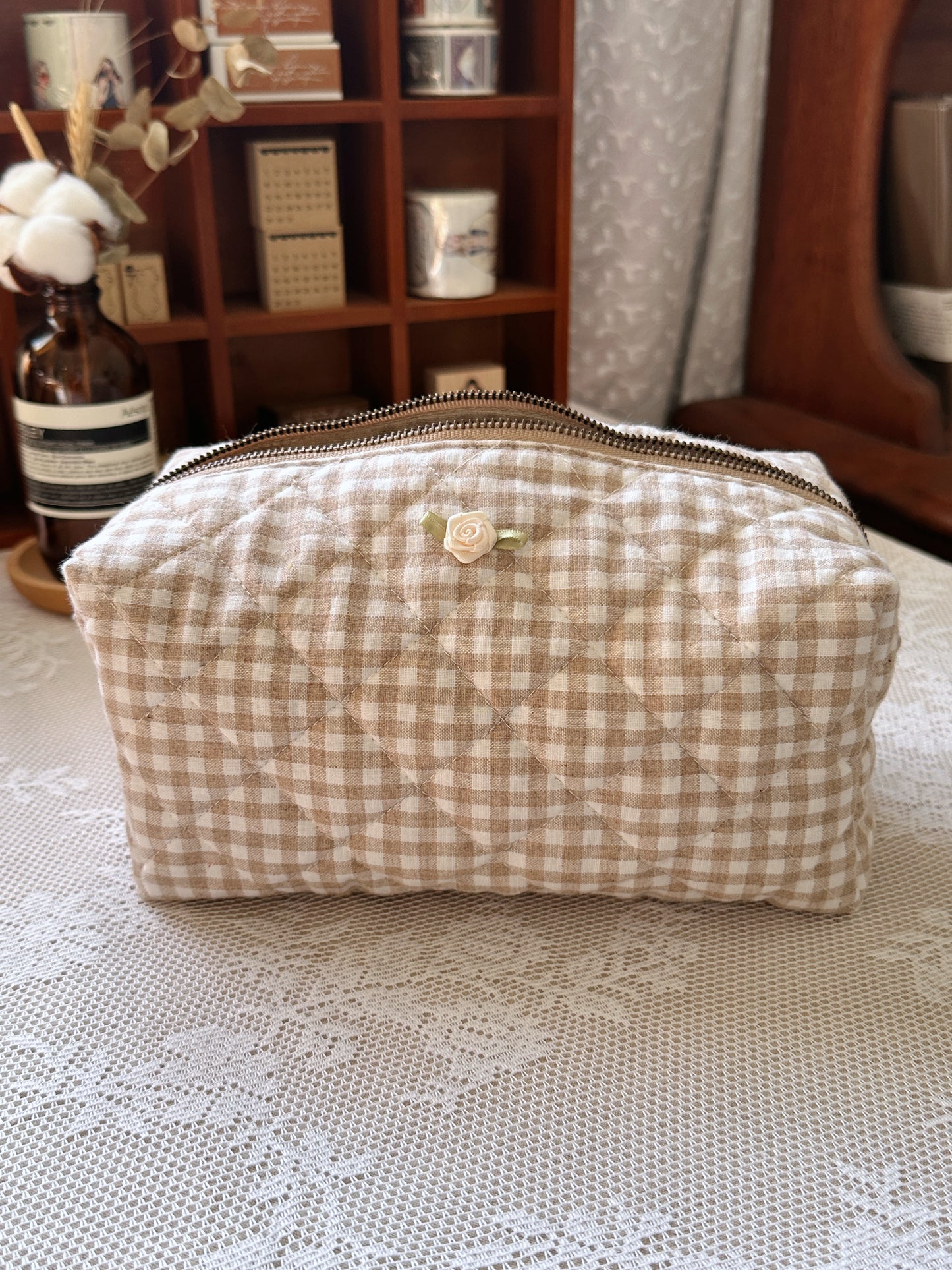 (NEW) Hopeless Romantic - Honeycomb Heart Make up bag